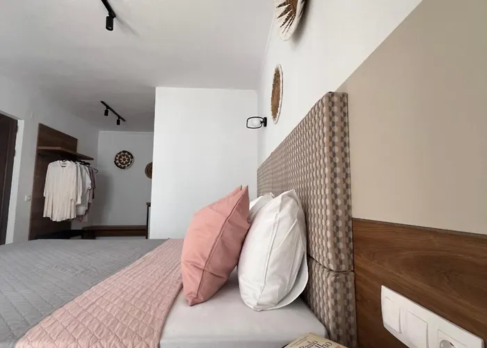 Pantheon Skiathos Chora