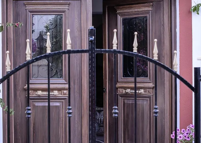 Pensión Pantheon 3*